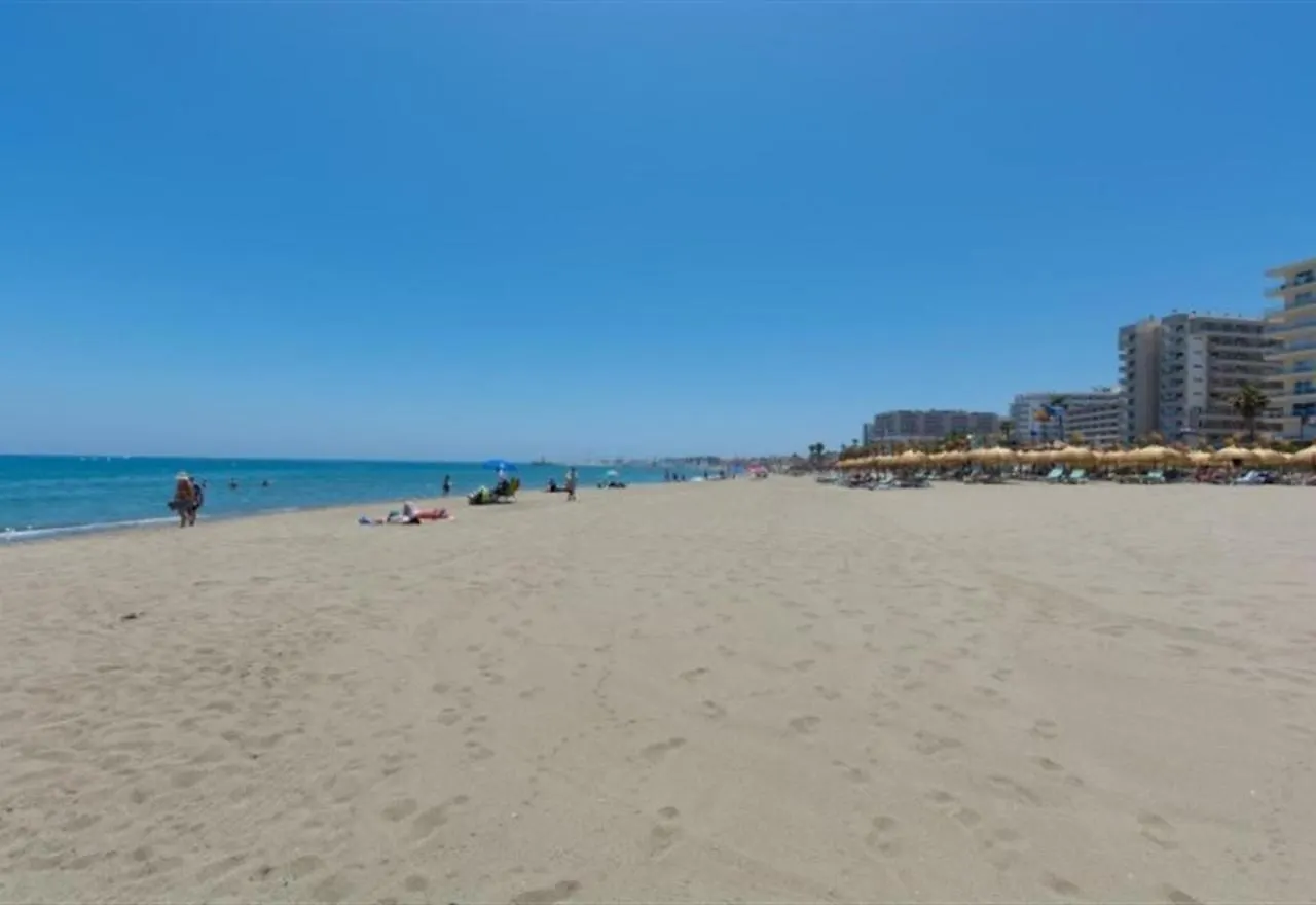 Beach Apartment Montemarcarihuela Torremolinos 0*,